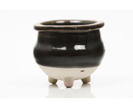 A tripod incense burnerCizhou ceramicsBlack glaze decorationSong dynasty, 12th / 13th centuryHeight: 7 cm