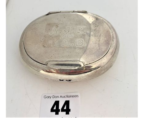 Silver oval snuff box, initialled. 3.5" x 2.5", w: 2.2 ozt