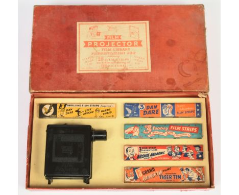 Merit vintage film projector with slides, Fair Plus to Good, within Good opened packaging. See photo.&nbsp;