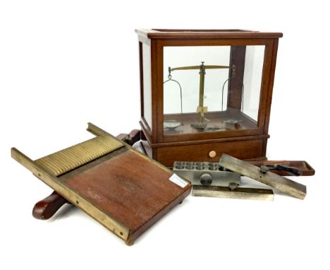 SET OF CHEMIST'S SCALES BY OERTLING OF LONDON, comprising balance and weights, in glazed case with frieze drawer, 35cm high, 