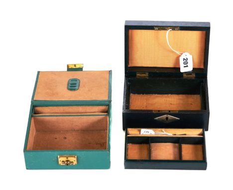 AN EDWARDIAN BLACK LEATHER JEWELLERY BOX with internal tray, 7 ins x 5 ins and a later green leather JEWELLERY BOX.  (2)   £2