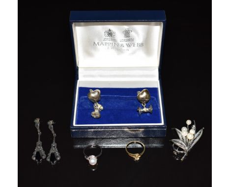 A 14ct ring set with a diamond (1.6g), silver ring and earrings and silver cufflinks in the form of apples by Mappin &amp; We