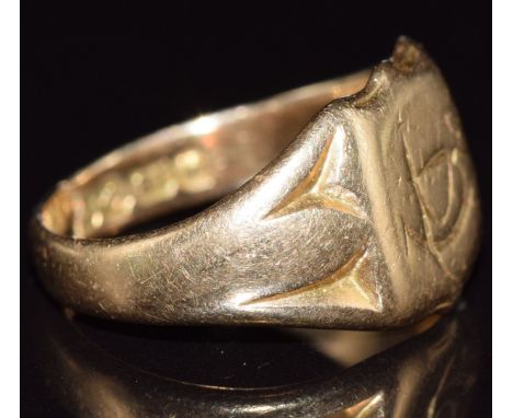 An 18ct gold signet ring, Birmingham 1919, 6g, size K