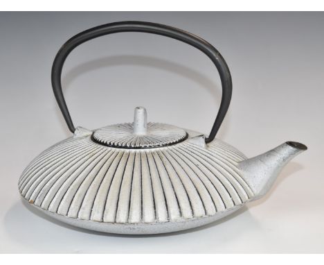 Japanese cast iron teapot with mark to underside, H19 x D23cm