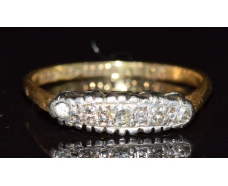 Art Deco 18ct gold ring set with diamonds in a platinum setting, 2.3g, size K