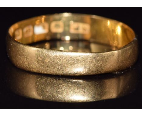 A 22ct gold wedding band / ring, Birmingham 1902, 2g, size R