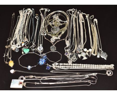 More than 30 silver necklaces/ chains including Caithness, cherub, mother of pearl, etc&nbsp;