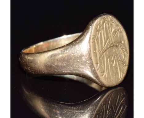 An 18ct gold signet ring, 5.6g, size M