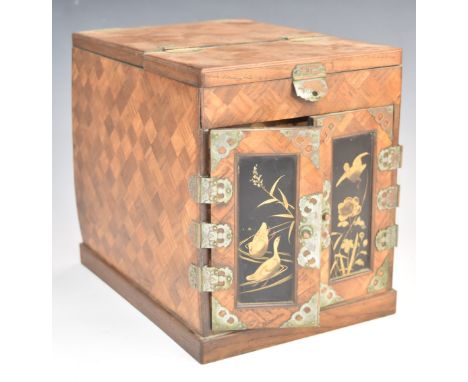 Japanese Meiji period parquetry and lacquer travelling vanity chest with lift up lid, three drawers and fold out mirror, W17 