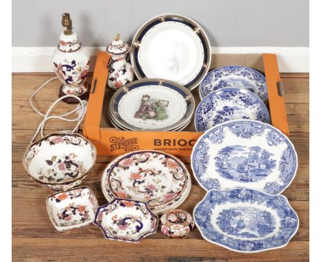 A mixed vintage ceramic collection, including Arklow "Art Collection" plates, Mason's table lamp and plates, along with Wedgw