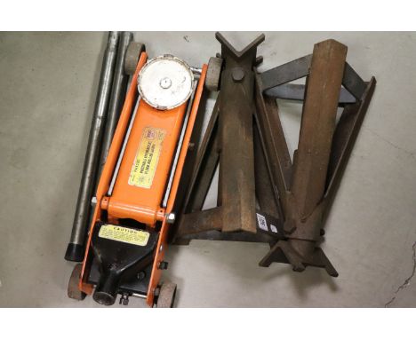 Portable Hydraulic Floor Roller Jack together with Pair of Small Props