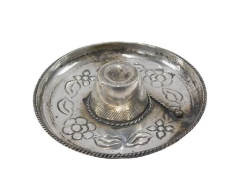 A white metal pin tray, modelled as a South American hat, stamped 900 Chile, 2.46oz. 