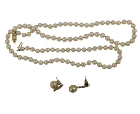 A string of cultured pearls, on a 9ct gold clasp, together with a pair of 9ct gold freshwater pearl and CZ drop earrings.