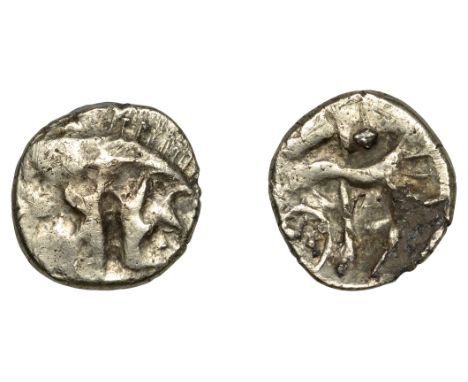 British Iron Age, BELGAE, Uninscribed series, plated gold Quarter-Stater, British O [Hampshire Thunderbolt type], stylised bo