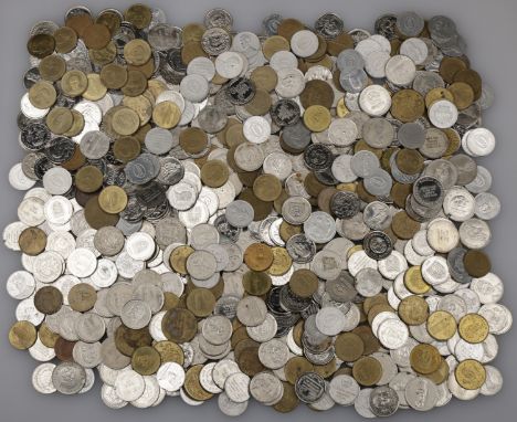 Modern medals and medalets, including World Cup footballers, cars, etc, issued by Esso, Shell, Sainsbury’s, etc, a large quan