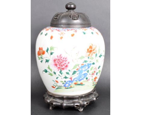 An early 18th Century Chinese Yongzheng period porcelain ginger jar / temple jar of large size. Hand painted polychrome ename