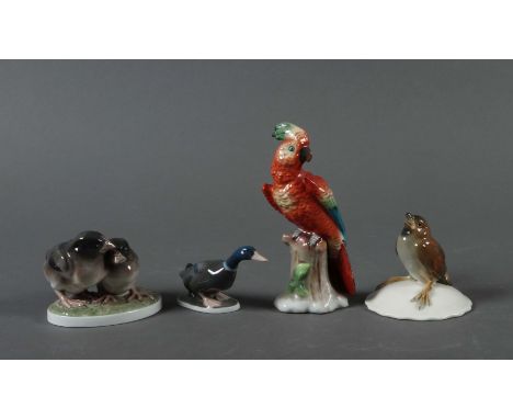 4 Vogelfiguren2x Rosenthal, 1x Sitzendorf und 1x Schwarzburger Werkstätten, 20. Jh., Porzellan, glasiert und polychrom in Auf