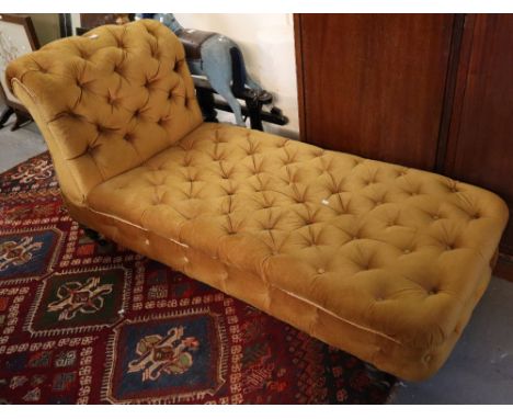 Early 20th Century yellow ground button back chaise longue. (B.P. 24% incl. VAT)
