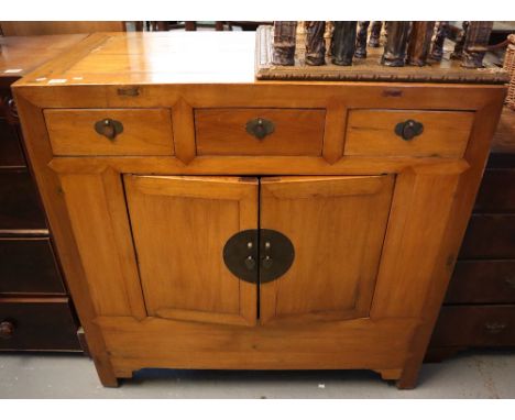 Good quality hardwood oriental sideboard/cabinet standing on bracket feet, purchased in Hong Kong. (B.P. 24% incl. VAT)