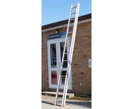 A Duraflex DIY21 double extension aluminium ladder - extends from 11' 8" to 21' 4"