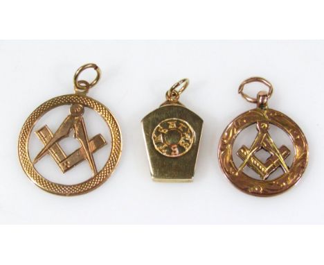 Three various 9ct gold Masonic fobs, to include a circular example, with compass and set square pierced centre with hook top,