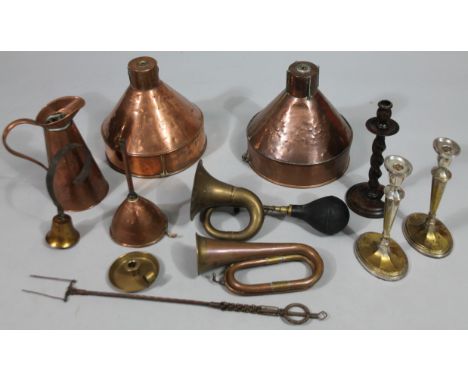 Various brass copper ware etc., to include an early 20thC car horn with rubber head, 35cm wide, copper jug, bugle funnel, pai