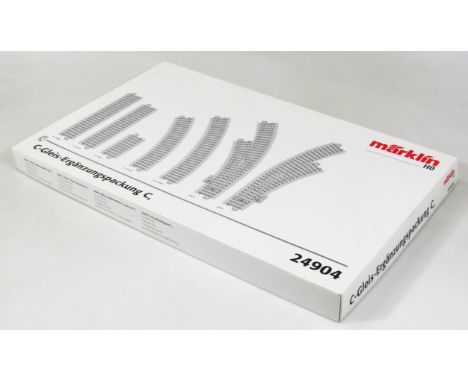 A Marklin HO-gauge set of track, 24904 C-Gleis-Erganzungspackung C2, various dimensions. (boxed)