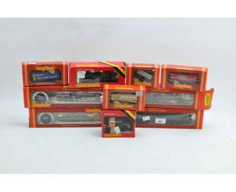 A collection of Hornby 00 gauge railway locomotives and tenders, including R 062 BR class 4p (MT), BR class 9F 'Evening star'