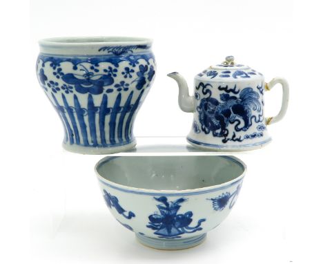 Including vase, bowl and teapot, in diverse decors, vase is 12 cm. tall, in diverse conditions.