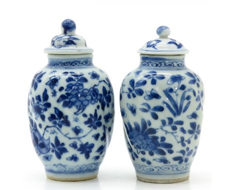 Floral decor, 12 cm. tall, light fritting on edges.