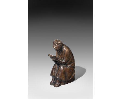 Ernst Barlach (Wedel 1870 – 1938 Rostock). „Der Buchleser“. 1936Bronze mit brauner Patina.  45&nbsp;×&nbsp;19&nbsp;×&nbsp;32&