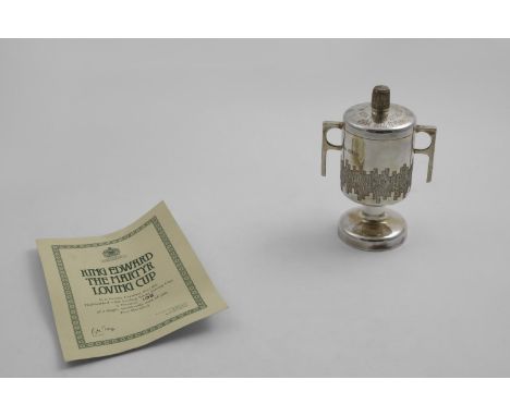 A LATE 20TH CENTURY LIMITED EDITION (NOS. 108 OF 500) PARCELGILT CUP AND COVER made to commemorate the memory of King Edward 