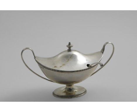 A LATE VICTORIAN BOAT-SHAPED SAUCE TUREEN AND COVER with reeded loop handles and a knop finial, by T. Bradbury, London 1901 a