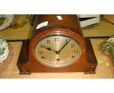 Vintage oak case mantle clock