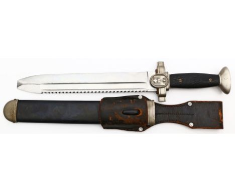 DRK-Haumesser "M 38" mit Scheide. Beidseitig gekehlte, polierte Klinge mit Säge und flacher "Schraubendreher-Spitze", bez. "G