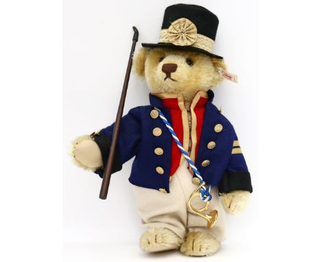 Teddy "Maximilian - der Königlich Bayerische Postillion", Steiff. Heller Mohair, bekleidet. Peitschenschnur fehlt. Mit K und 