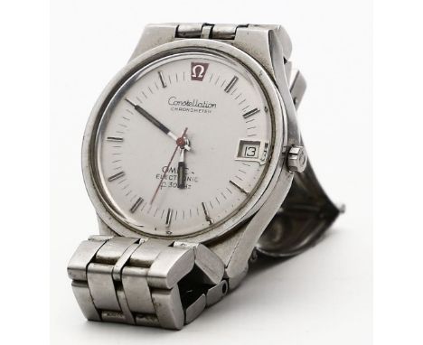 Herrenarmbanduhr "Constellation Chronometer F300 Hz", Omega. Edelstahlgehäuse und -armband mit Faltschließe. Silberfarbenes Z