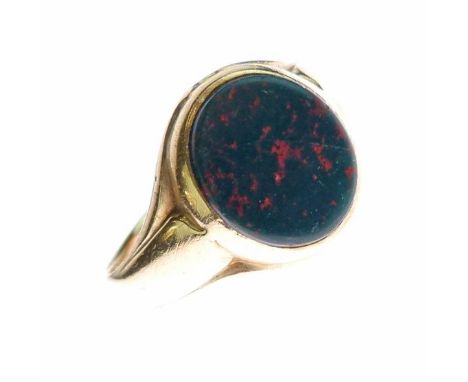 18ct gold bloodstone seal ring, size R   Condition: 