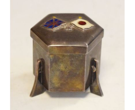1910 British/Japan Exhibition souvenir being a Miyamoto sterling hexagonal box and cover raised on three feet, the cover with