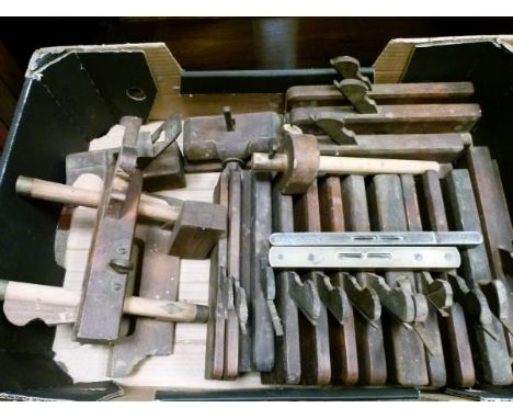 Collection of vintage wooden carpentry planes etc   Condition: 