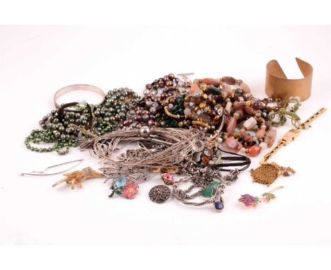 A quantity of various silver and costume jewellery, to include a Mappin &amp; Webb silver pig brooch, a silver gilt cuff bang