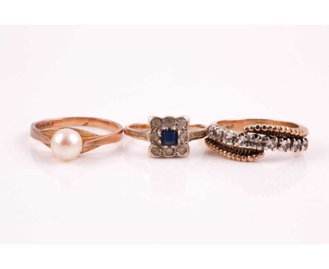 A single stone cultured pearl ring in 9ct gold mount, together with a sapphire set cluster ring with clear stone border and a