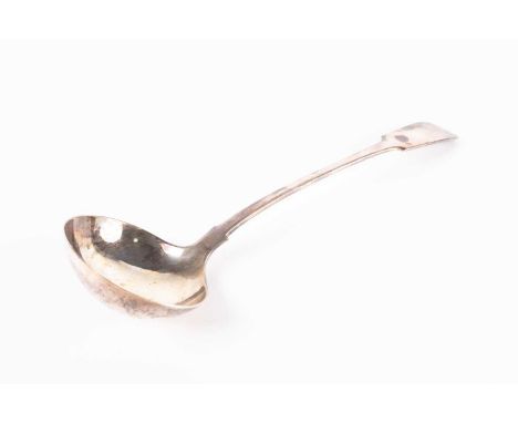 A cased early 20th century heavy silver "Fiddle Pattern" soup ladle. Sheffield 1900 by Walker &amp; Hall. 9.4 ozt. 35 cm long