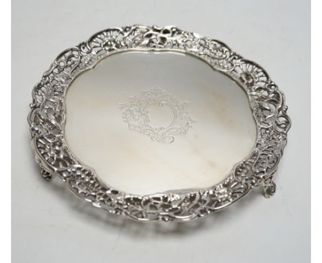 A silver card tray with pierced border, Edward Hutton, maker's mark and lion only, 20.3cm, 12.4oz.
