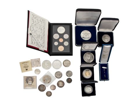 Kleines gemischtes Silber-Konvolut mit Münzen und Medaillen. Ca. 25 Stück. Kanada 1 Dollar 1958, KMS 1991. BRD 10 DM 1994. Ze