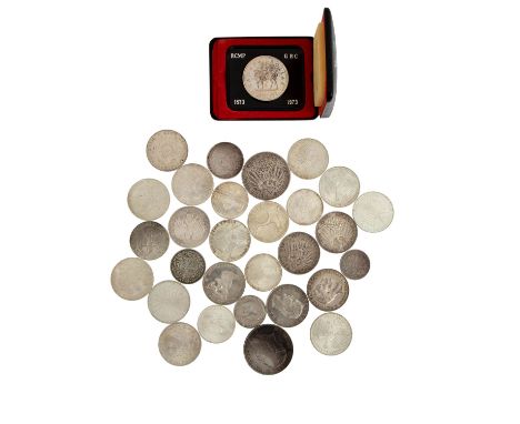 Kleines gemischtes Silber-Konvolut mit Münzen. 30 Stück. Deutsches Kaiserreich. 1 Mark 1875 J, Baden 5 Mark 1902 J.33, 3 Mark
