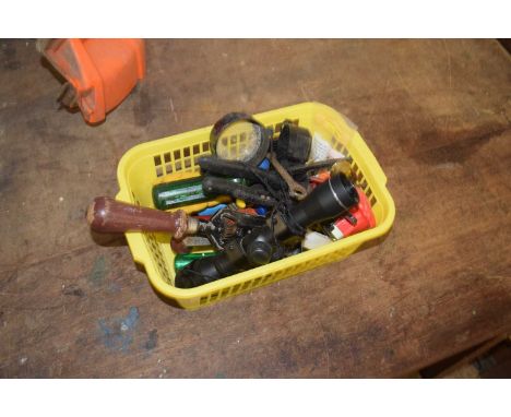 Mixed tub of various hand tools, rifle scope etc