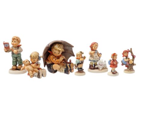 7 Goebel Hummel porcelain sculptures Wed. 5 with box, highest 14 cm high (girl with bear with damage)