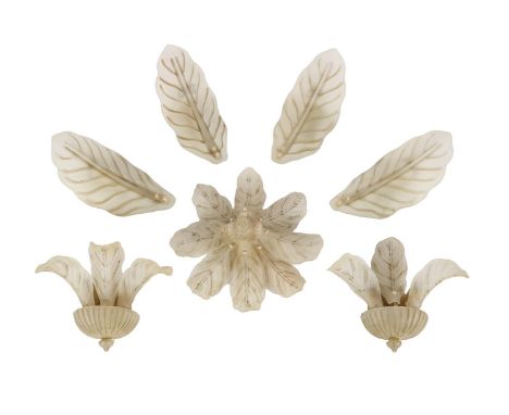 4 pasta glass 1-light leaf-shaped wall lamps, 39 cm high, 17 cm wide, 2 2-light wall lamps, 28 cm high, 35 cm wide and 4-ligh