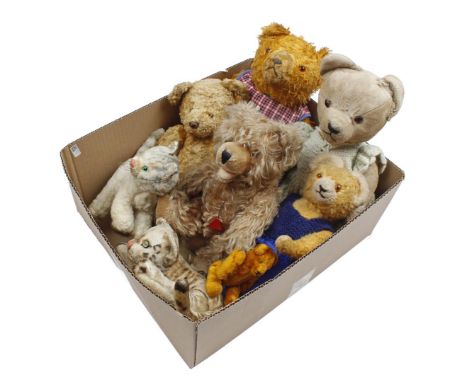 Box with teddy bears, cat and tiger including Steiff